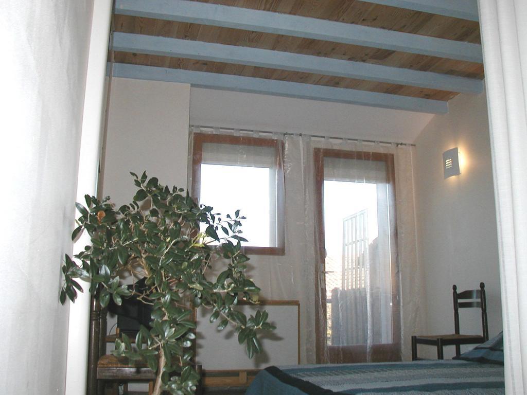 La Parenthese Apartment Sommieres Ruang foto